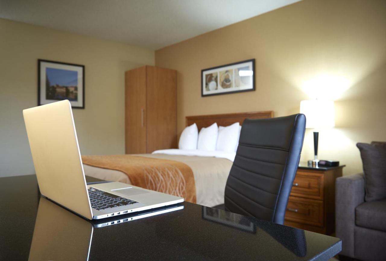 Comfort Inn Laval Exterior photo