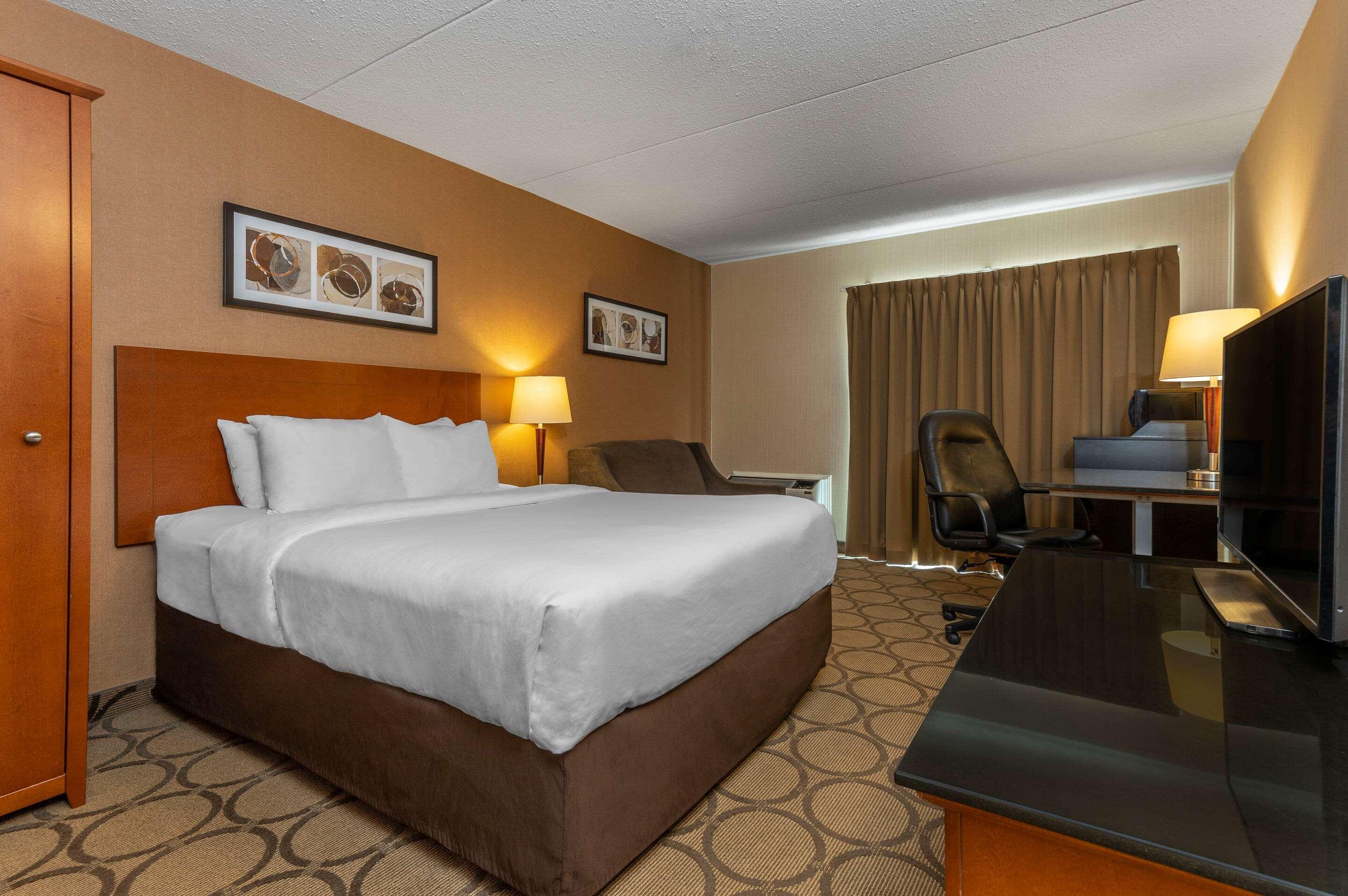 Comfort Inn Laval Exterior photo