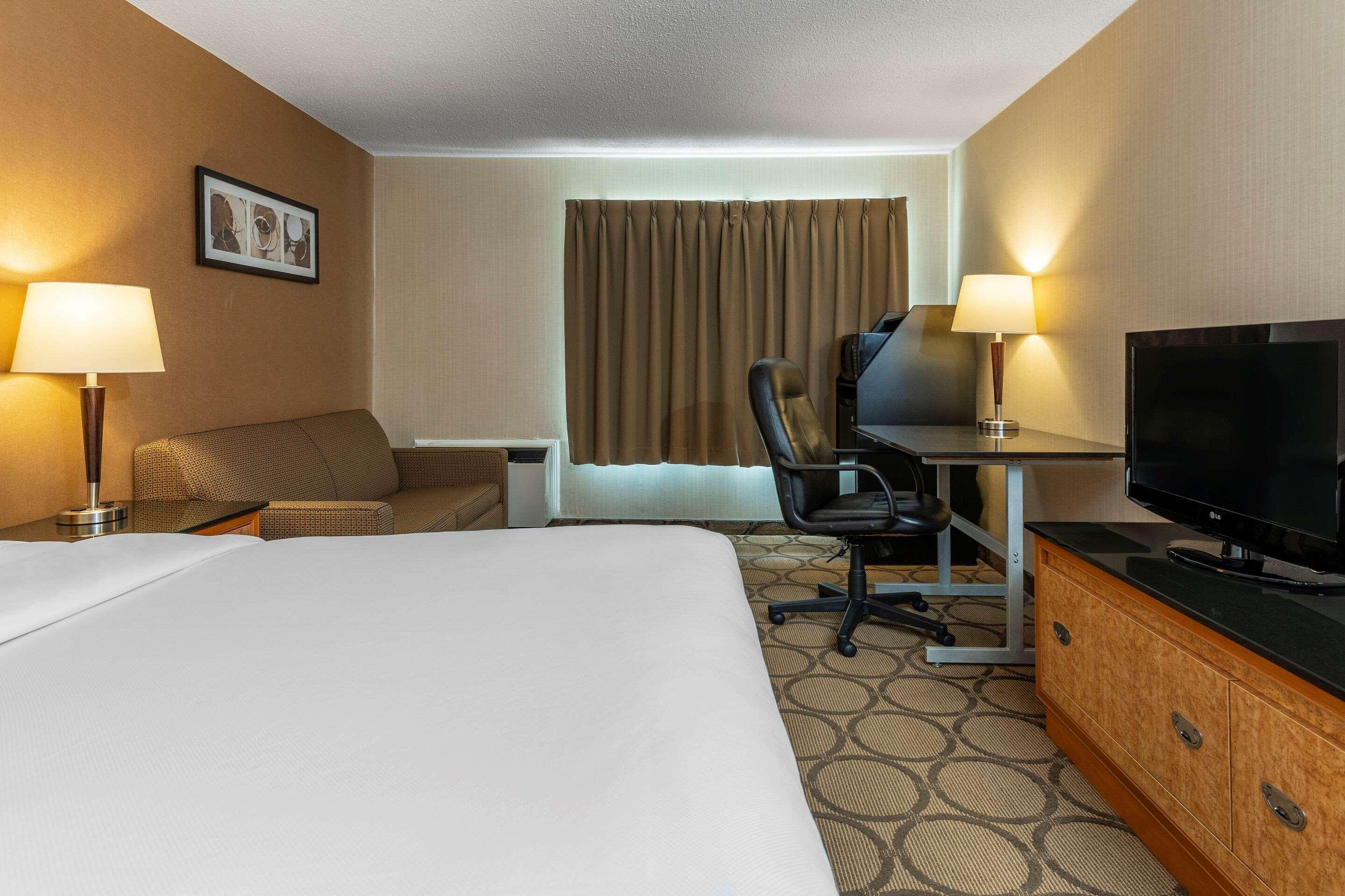 Comfort Inn Laval Exterior photo