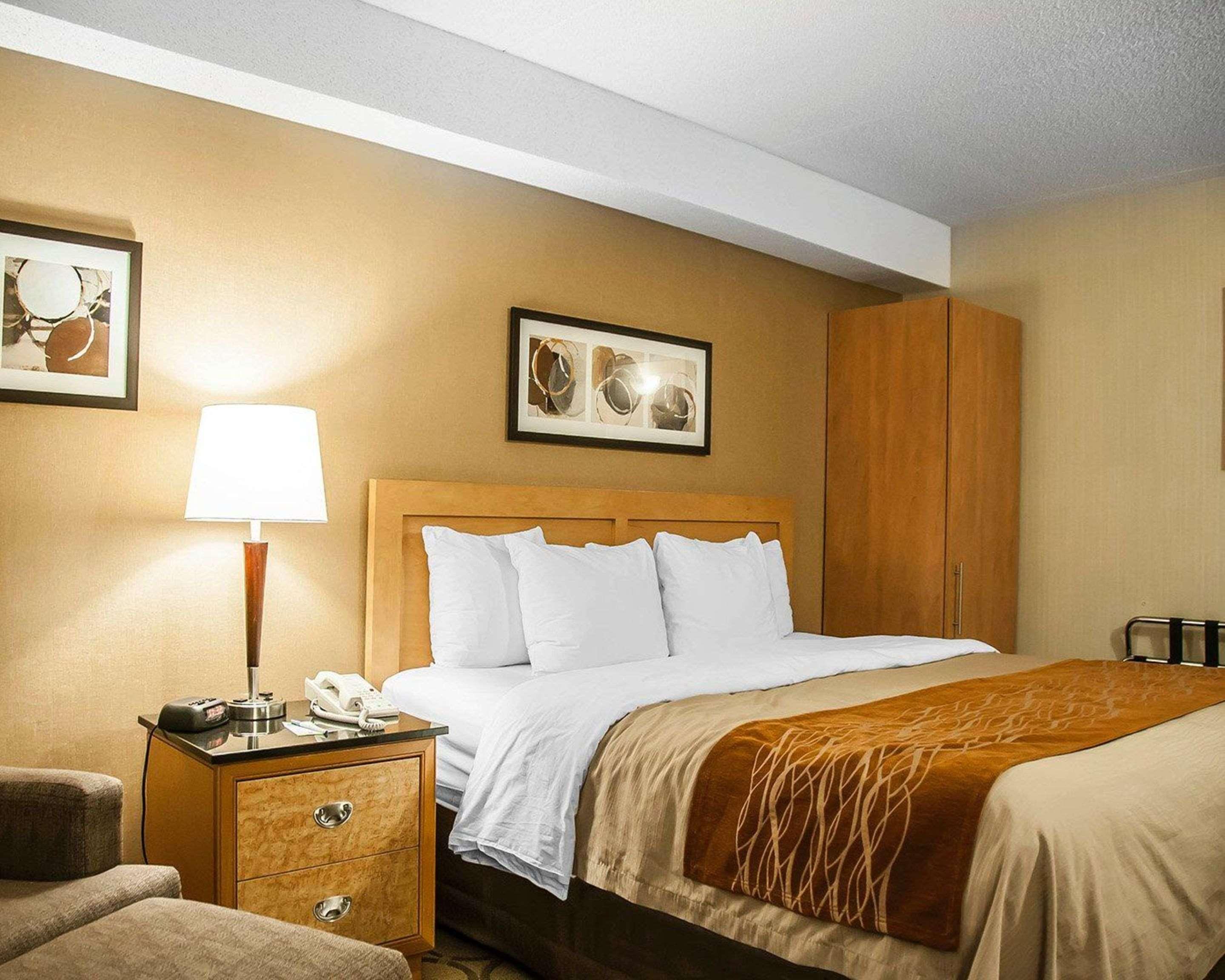 Comfort Inn Laval Exterior photo