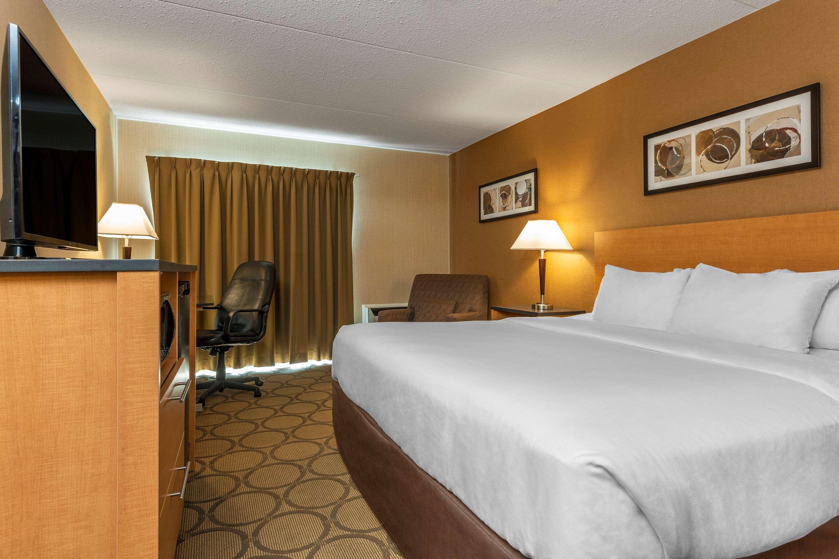 Comfort Inn Laval Exterior photo