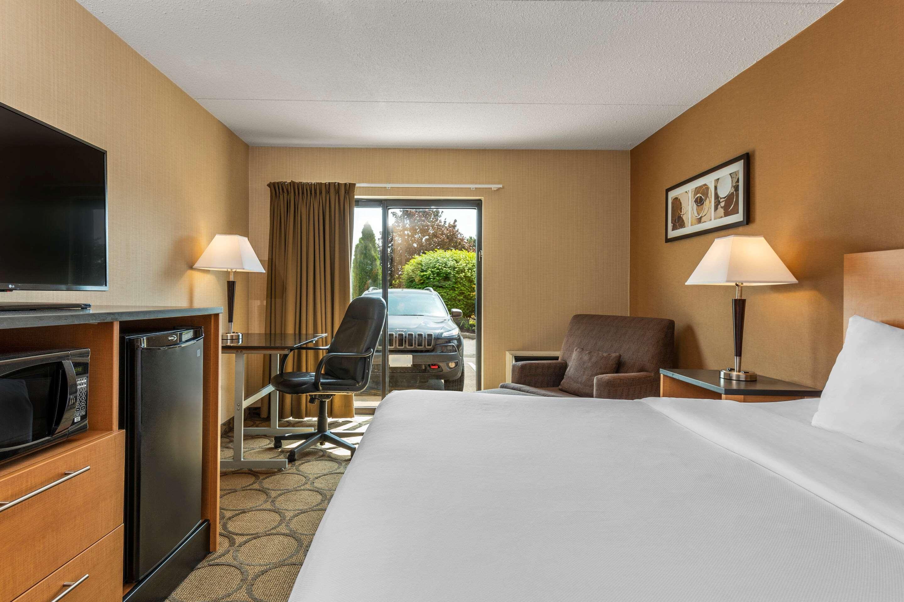 Comfort Inn Laval Exterior photo