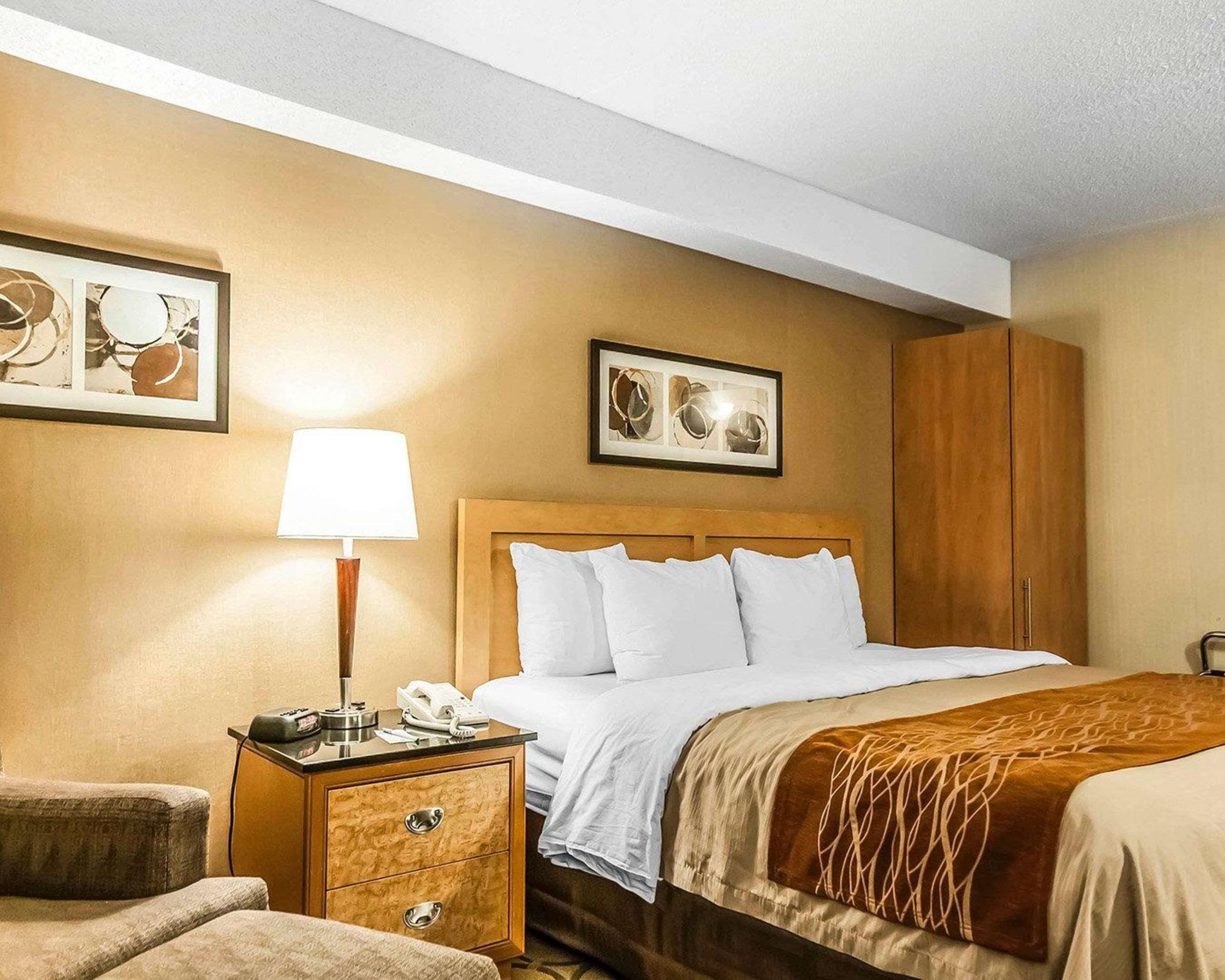 Comfort Inn Laval Exterior photo
