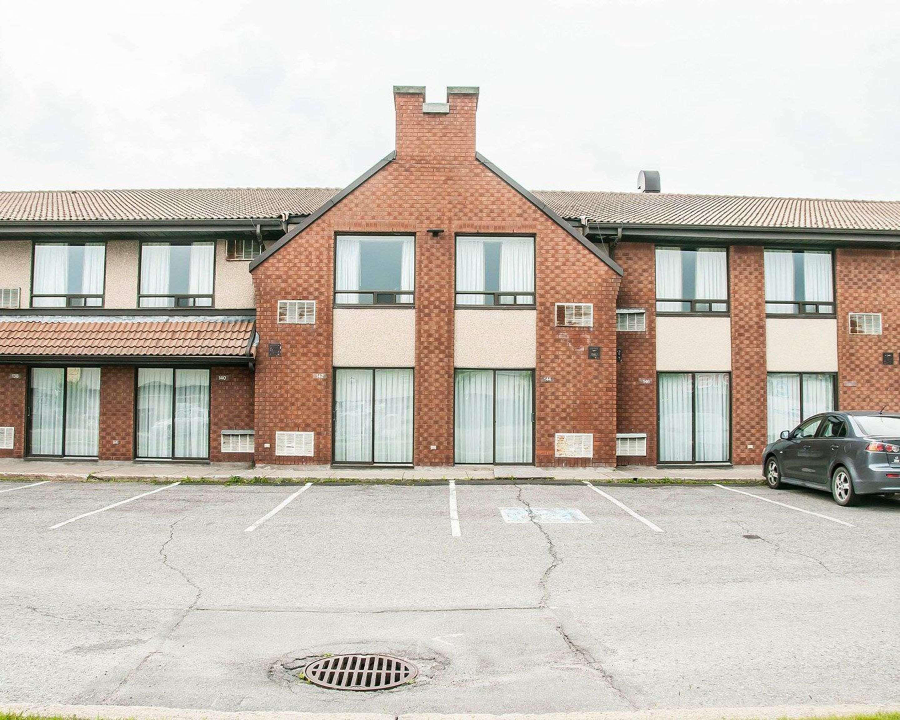 Comfort Inn Laval Exterior photo