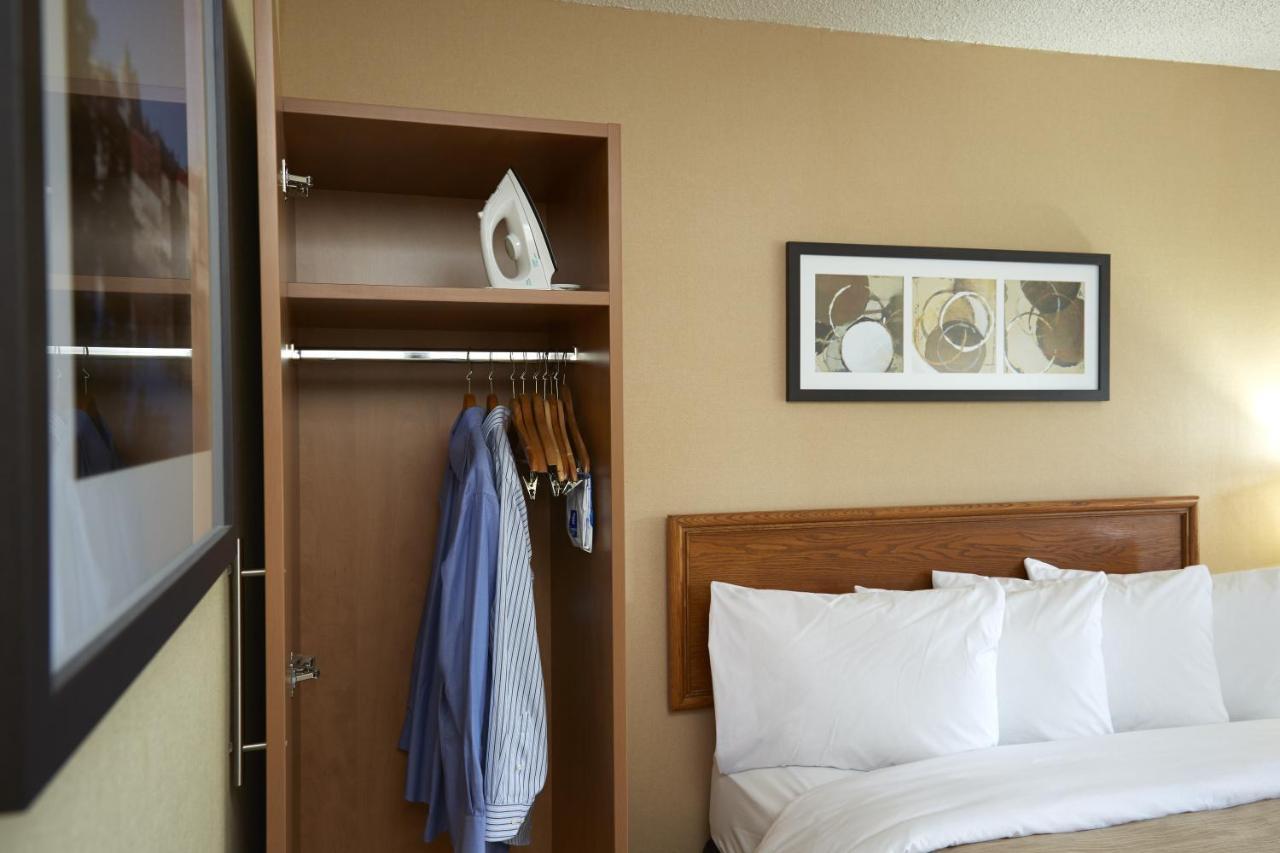 Comfort Inn Laval Exterior photo