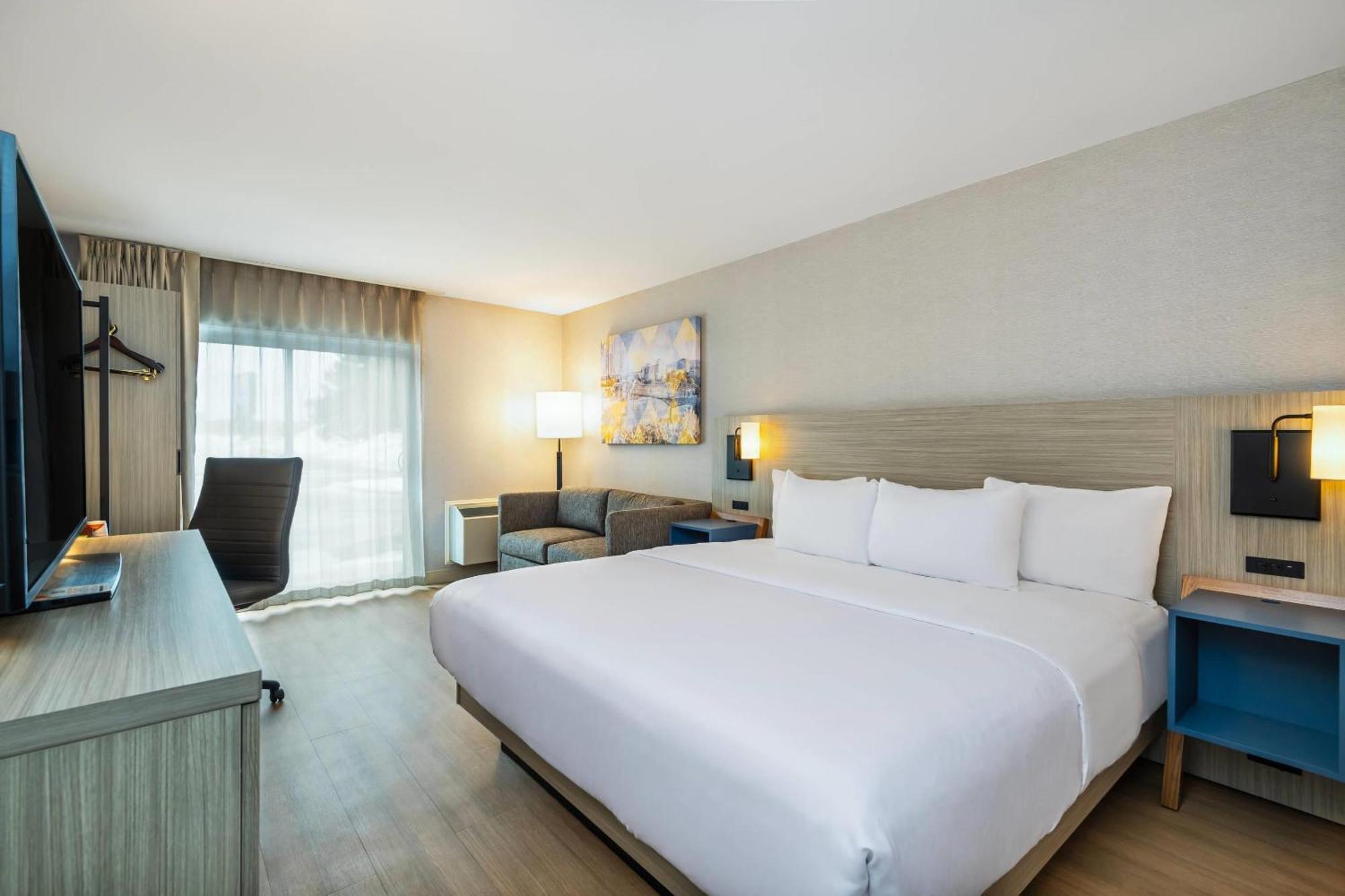 Comfort Inn Laval Exterior photo