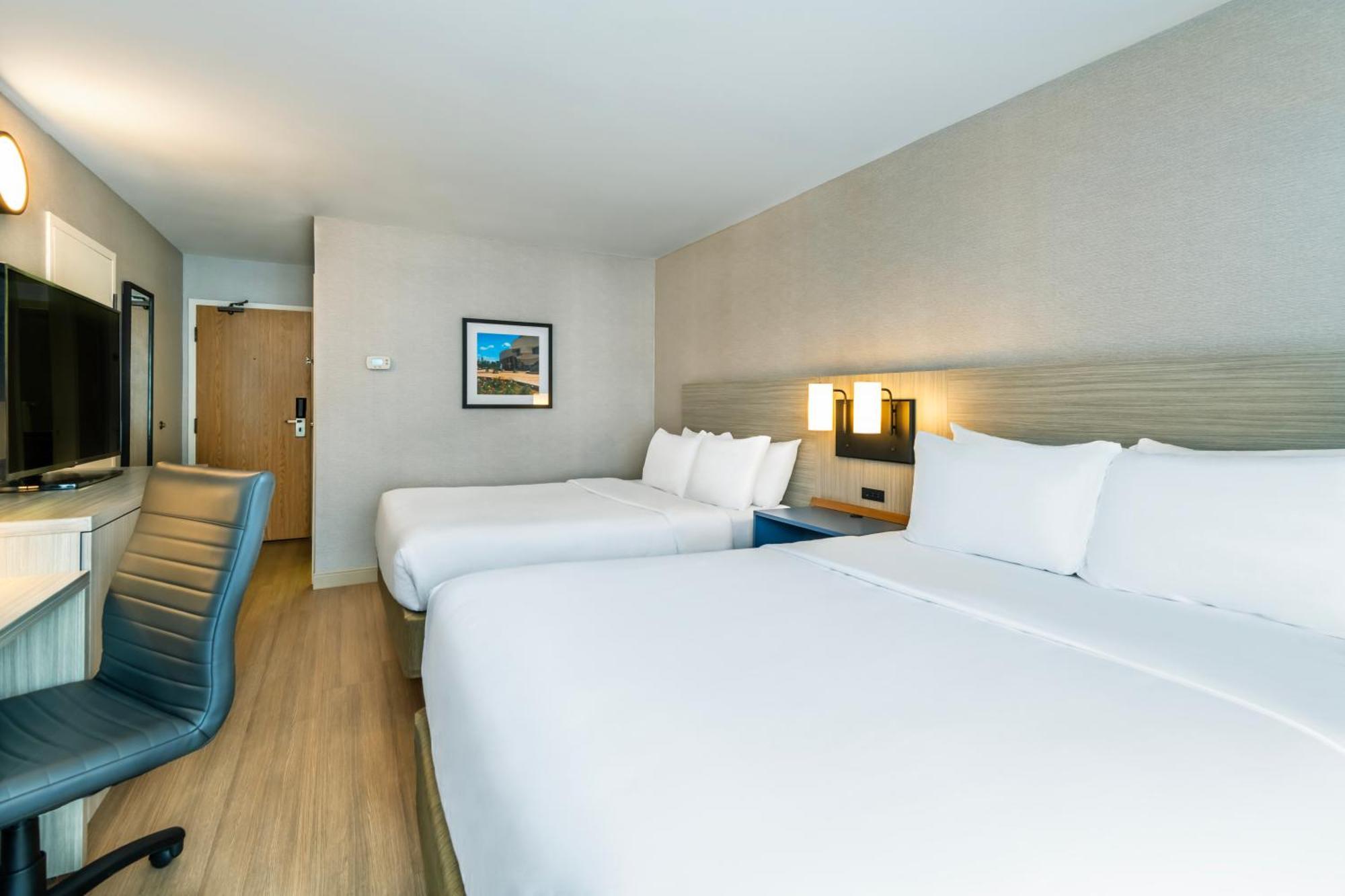 Comfort Inn Laval Exterior photo